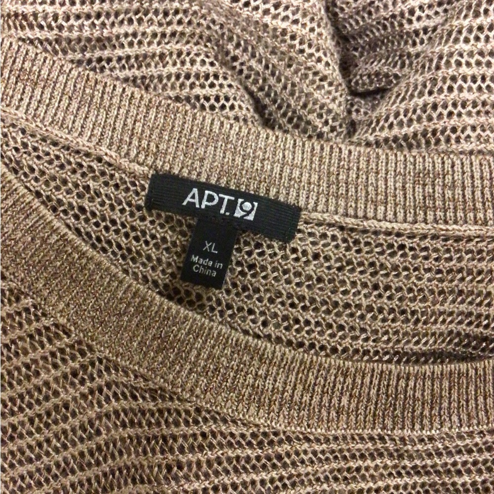 Sweater - Picture 4 of 4